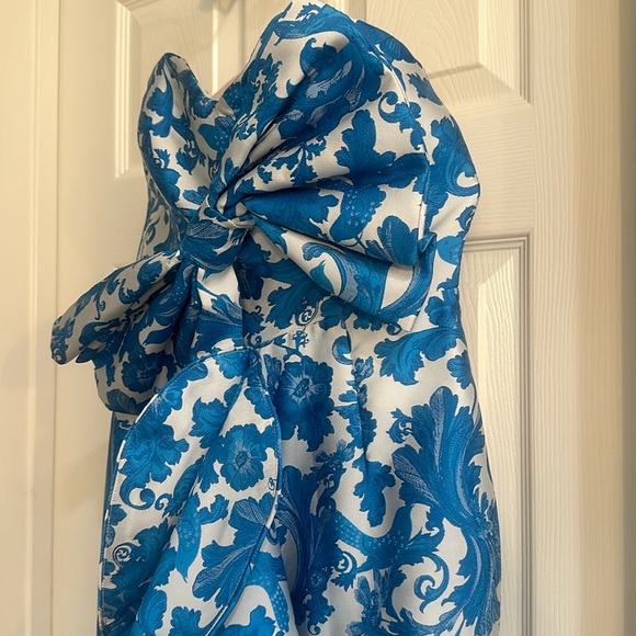 Mestiza Azulejo Gown - Picture 5 of 9